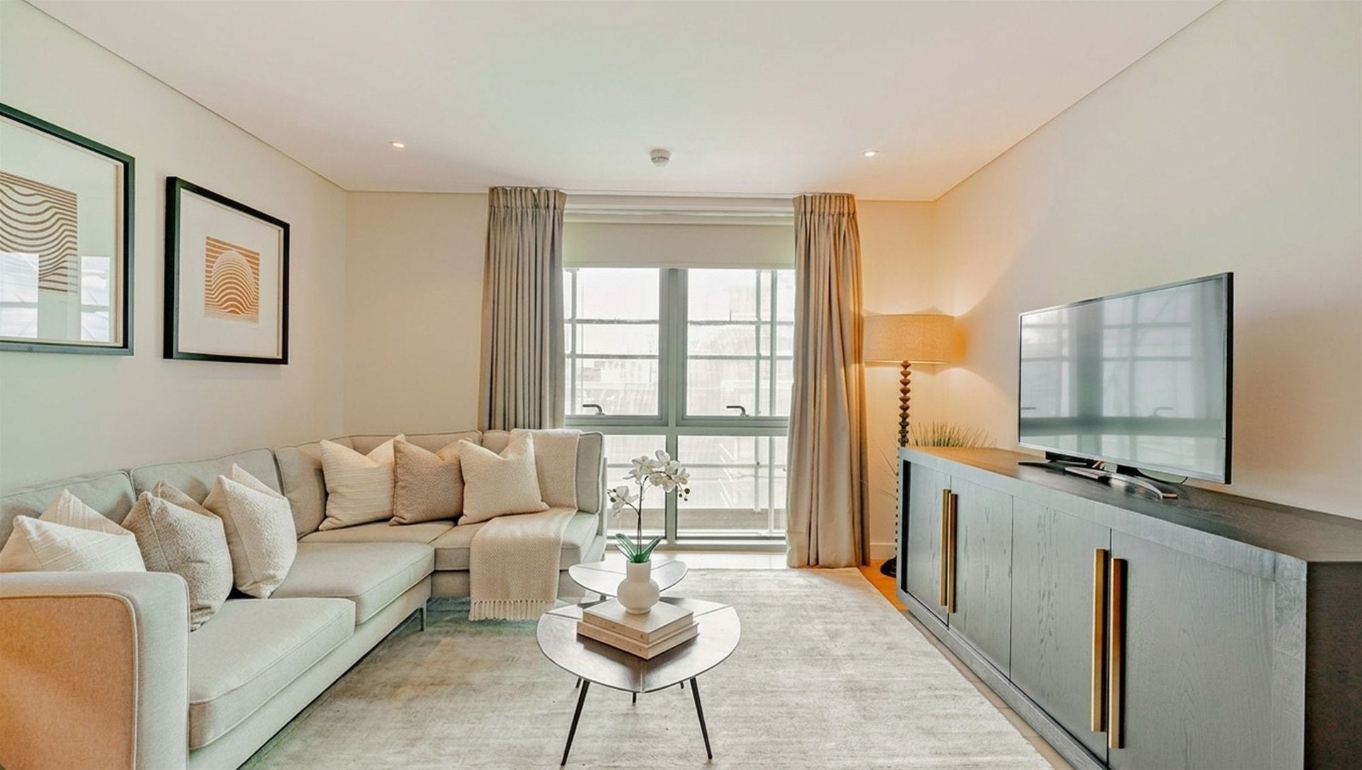 Flat Merchant Square in City of Westminster
