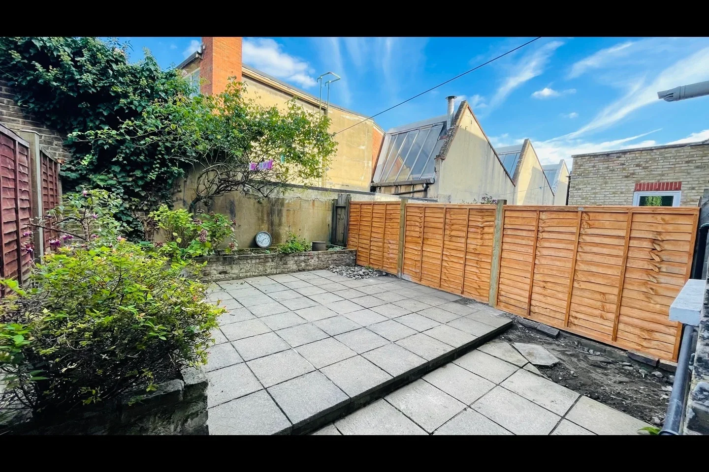 Flat Edgeley Road in Greater London