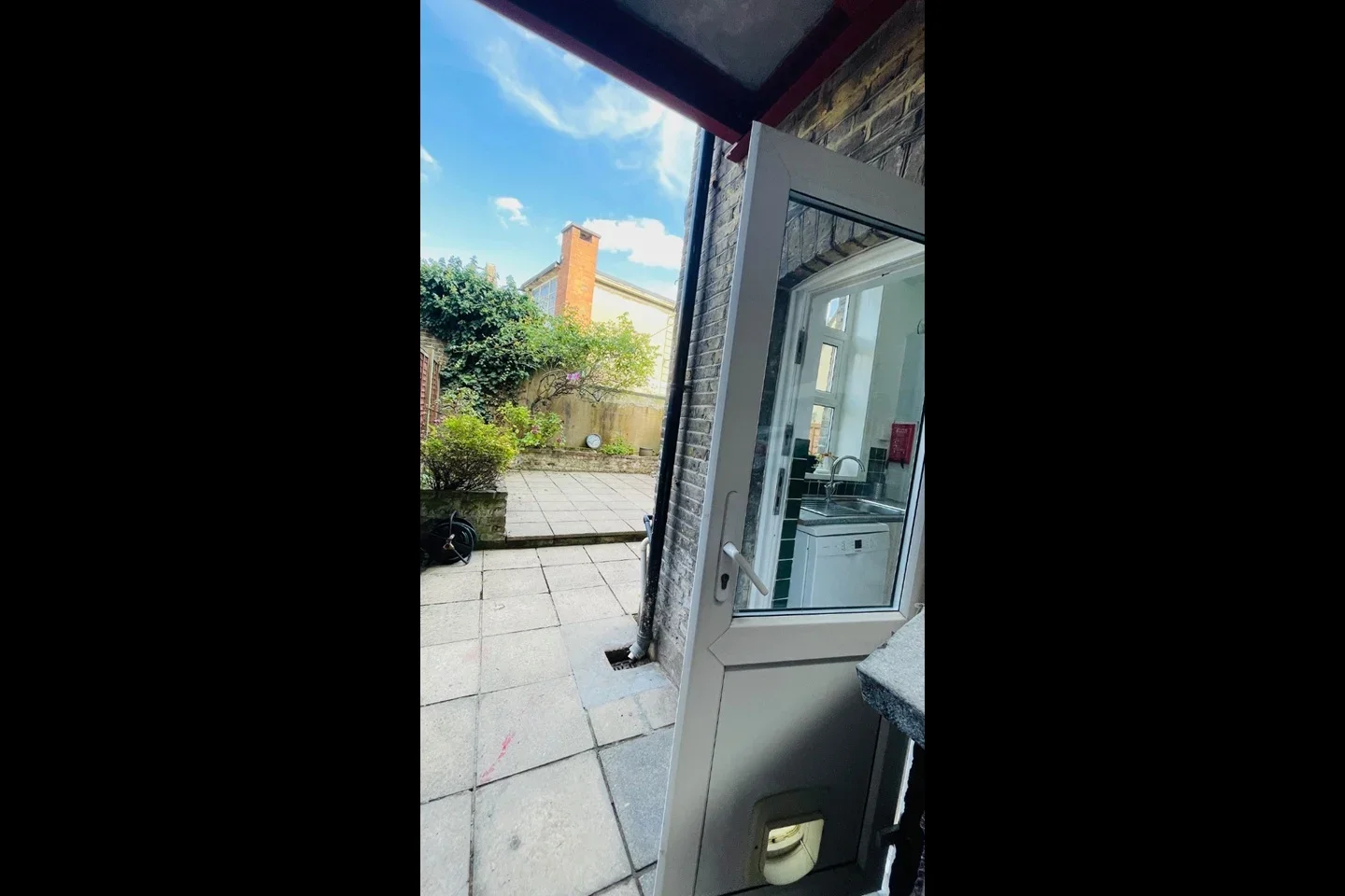 Flat Edgeley Road in Greater London