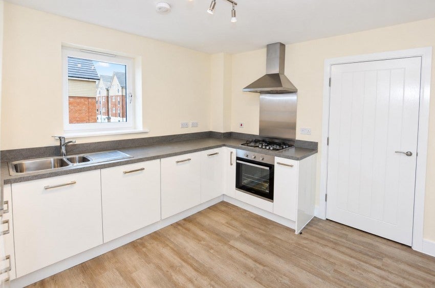 Flat Hansen Close in Rugby
