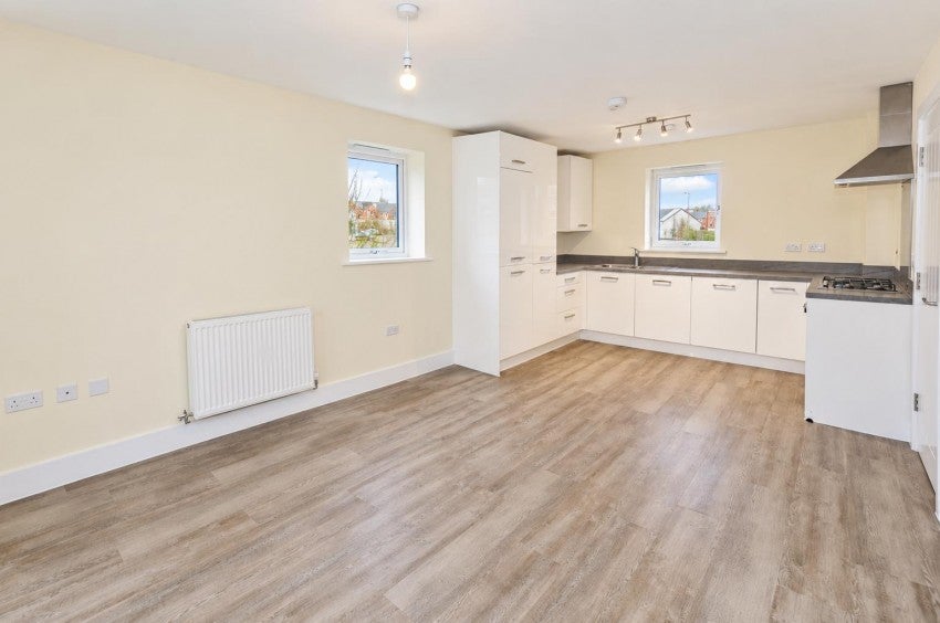 Flat Hansen Close in Rugby