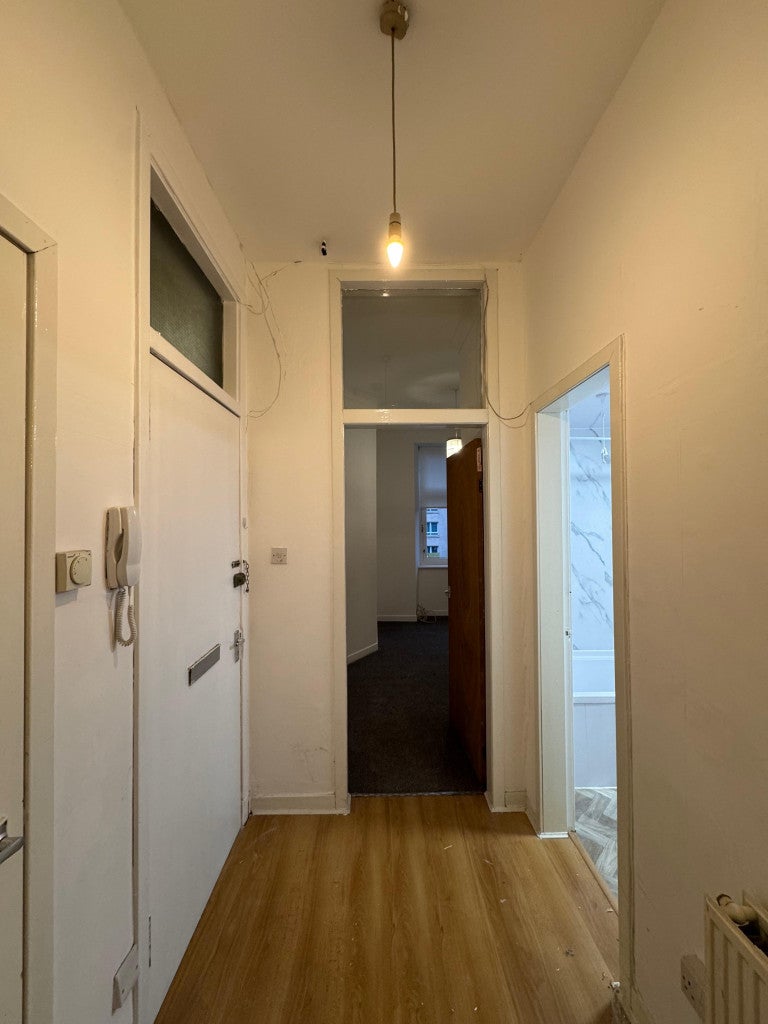 Flat Westmuir Street in Glasgow