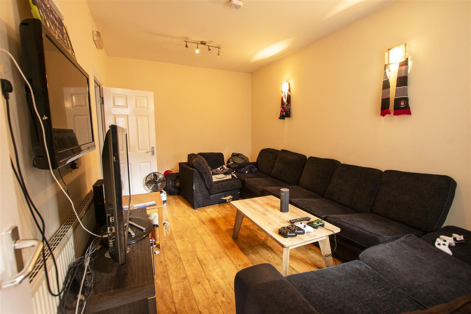 Flat Heeley Road in Birmingham