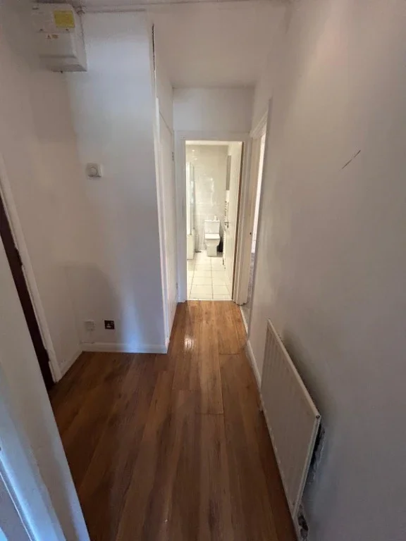 Flat Clapham Road in Bedford