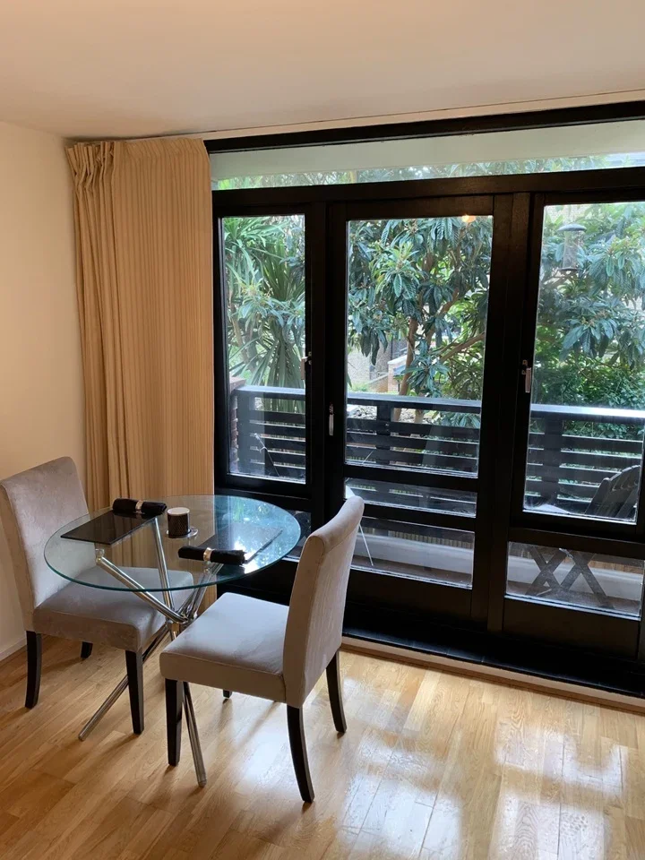 Flat Brassey Road in Greater London