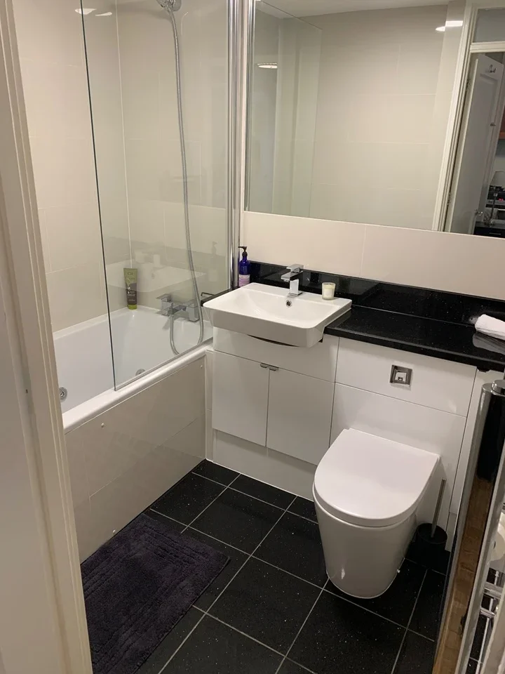 Flat Brassey Road in Greater London