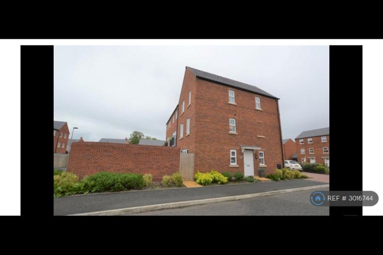 House Arnhem Way in Huntington