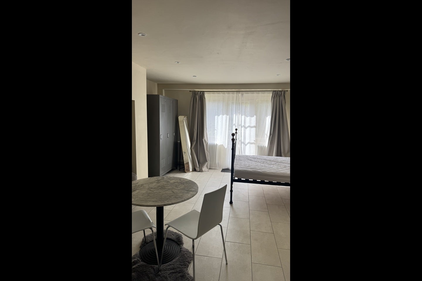 Flat Strawberry Vale in Greater London
