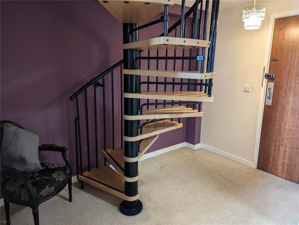 Flat Holdsworth Street in Bradford