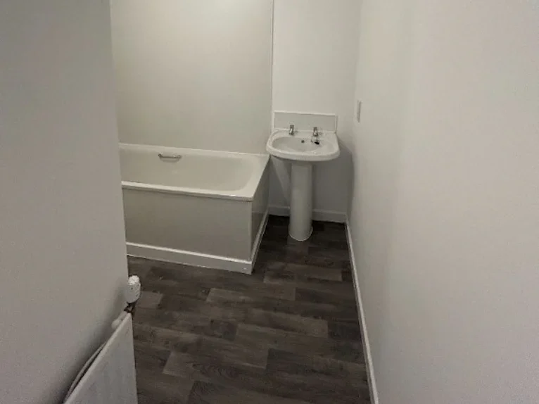 Flat Myers Court in Uddingston