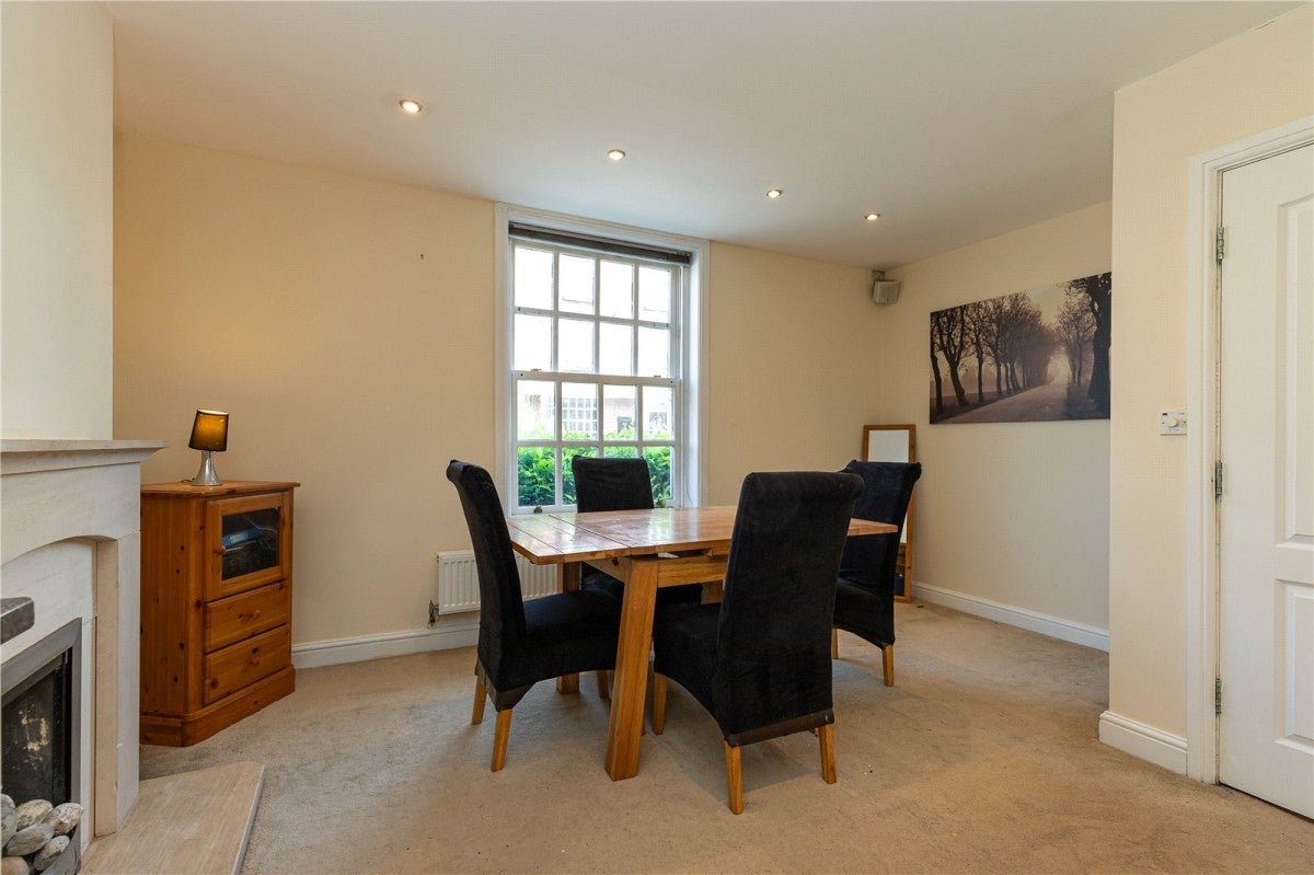Flat Great Queen Street in Macclesfield