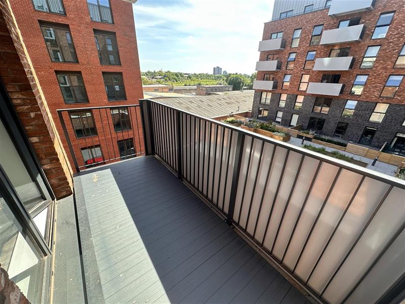 Flat Ordsall Lane in Salford