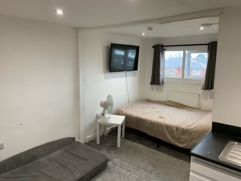 Room Kingsley Road in Salford
