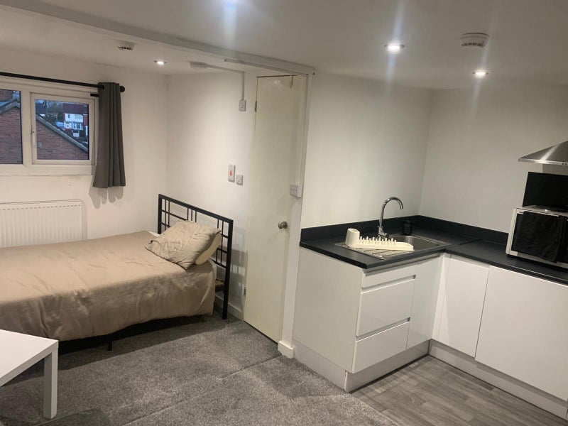 Room Kingsley Road in Salford