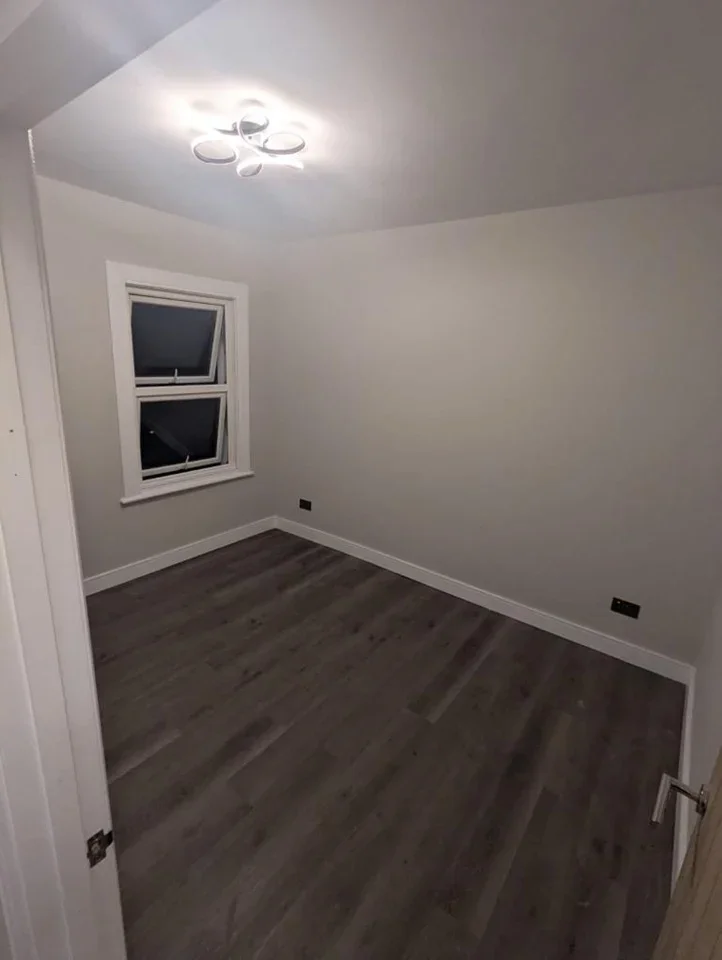 Room Boundary Road in Greater London