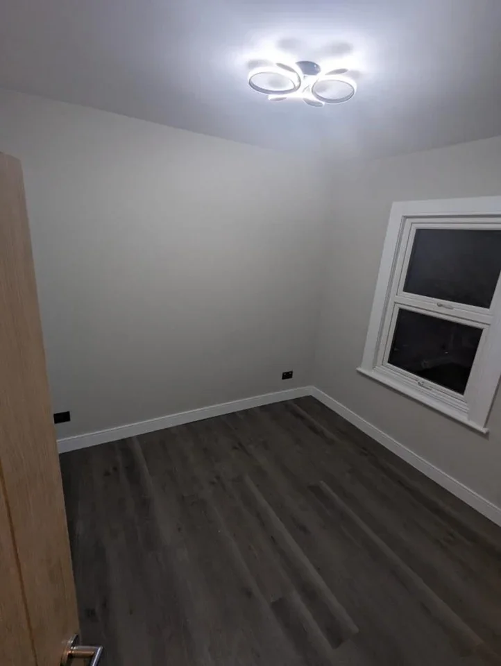 Room Boundary Road in Greater London