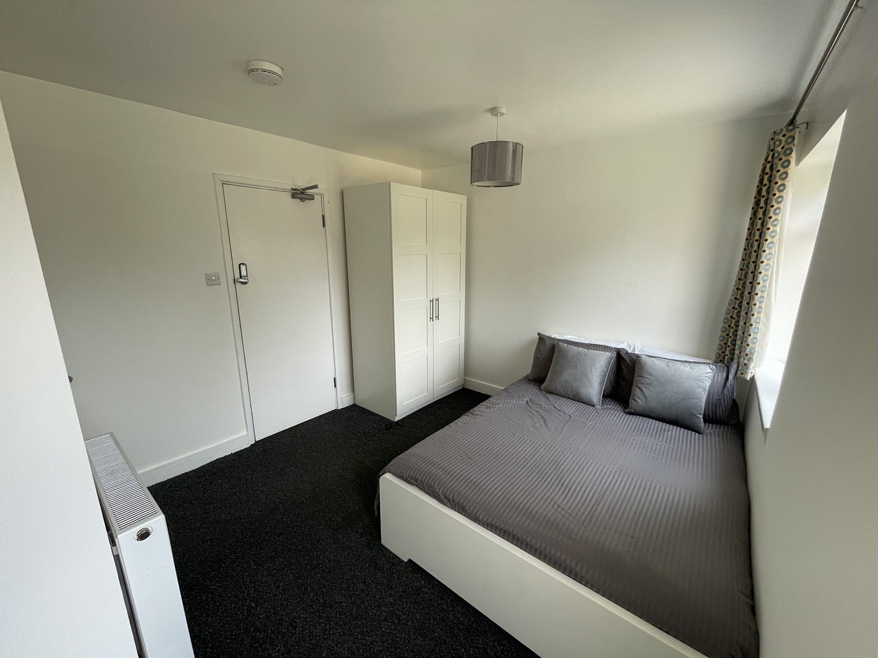 Room Forest Row in Stevenage