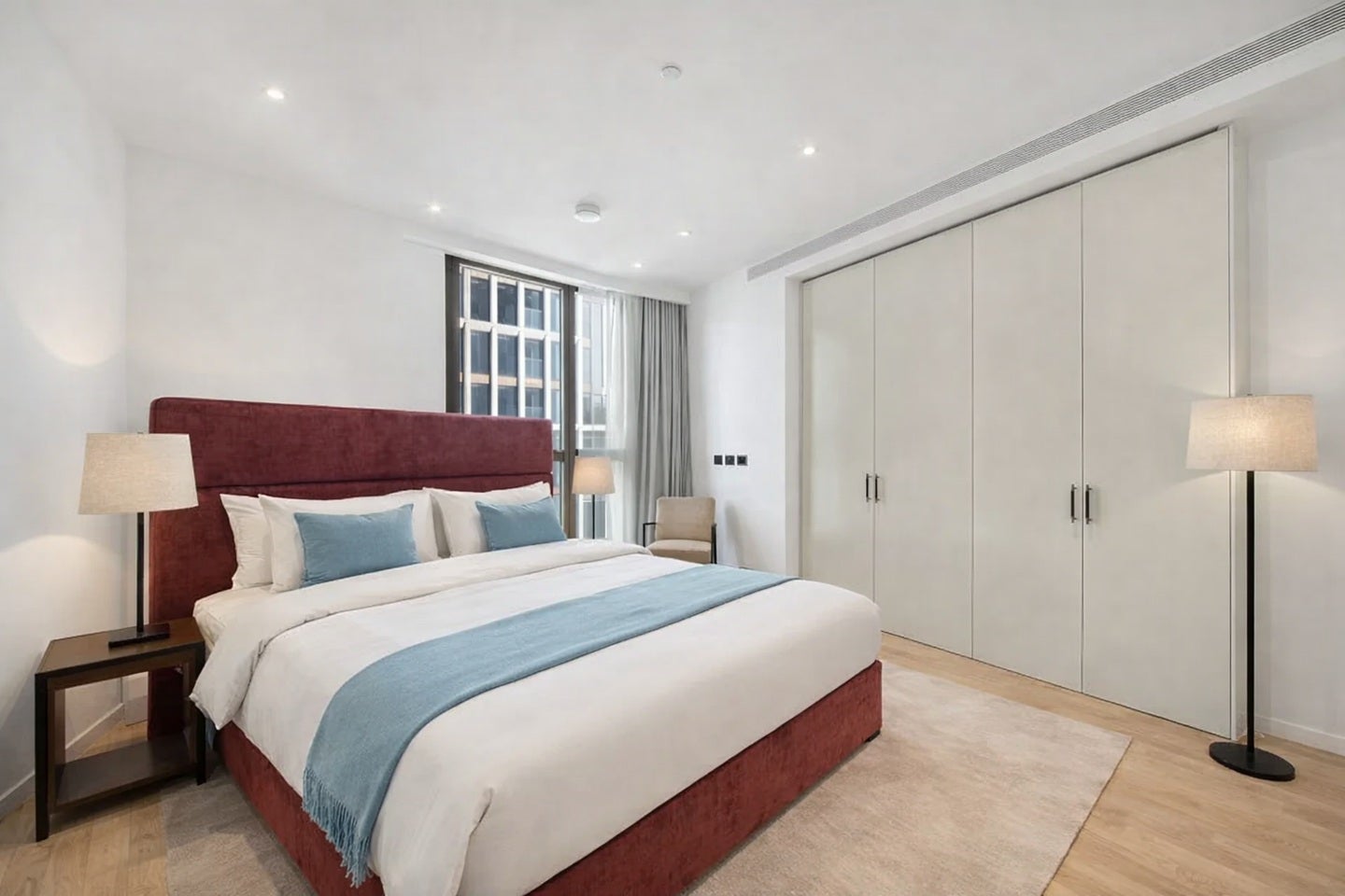 Flat Carnation Way in Greater London