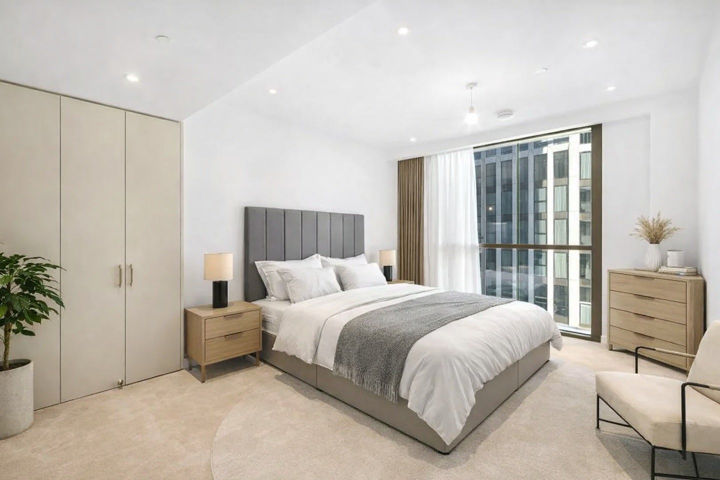 Flat Carnation Way in Greater London
