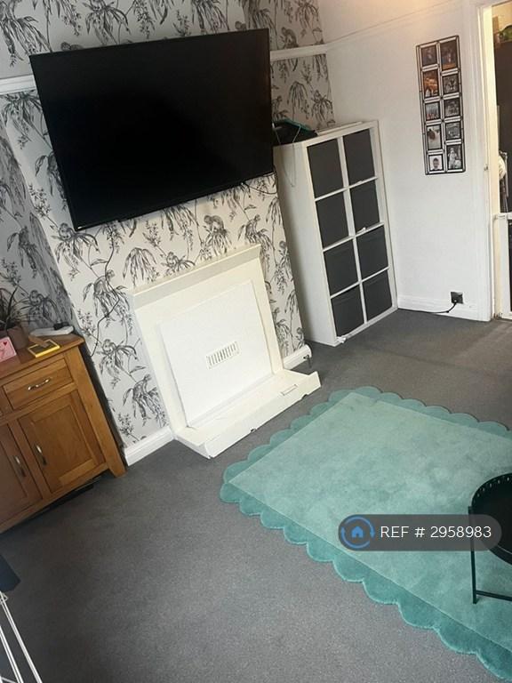 Room Charter Avenue in Coventry