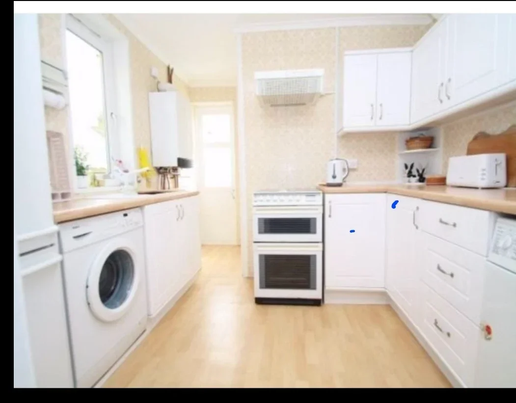 Room Priory Road in Greater London