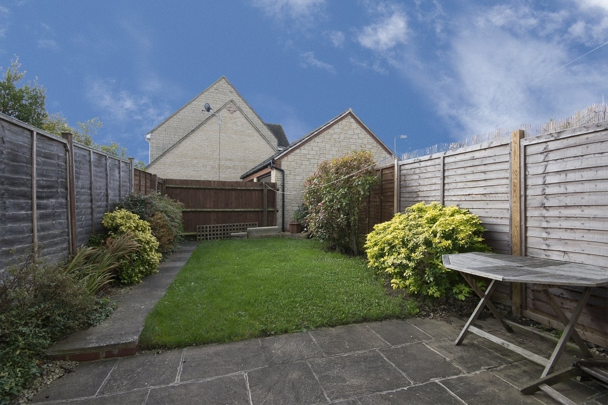 House Lyneham Close in West Oxfordshire