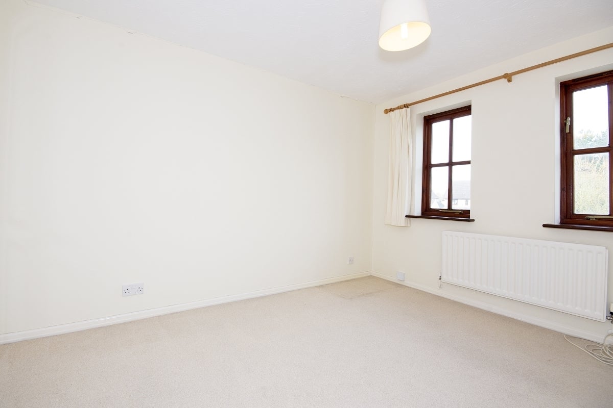 House Lyneham Close in West Oxfordshire
