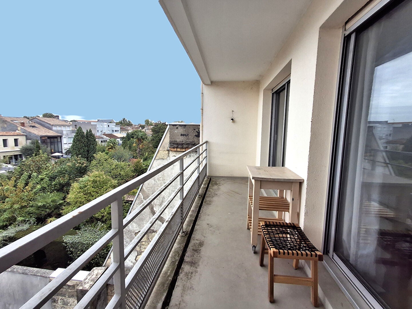 Flat Route des Jabouillets in Saint-Germain-et-Mons