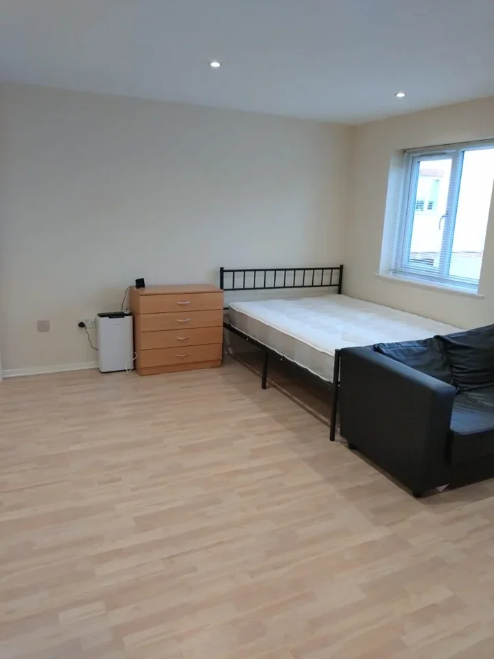 Flat Finchley Lane in Greater London