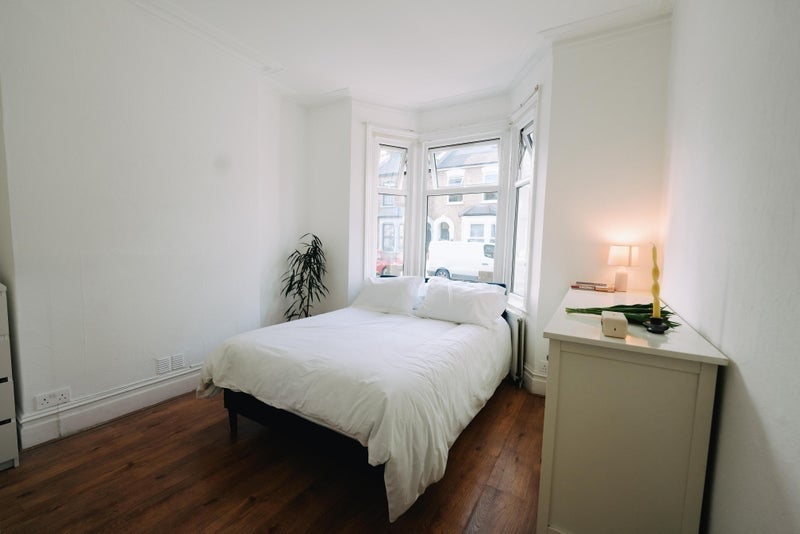 Room Alloa Road in Greater London