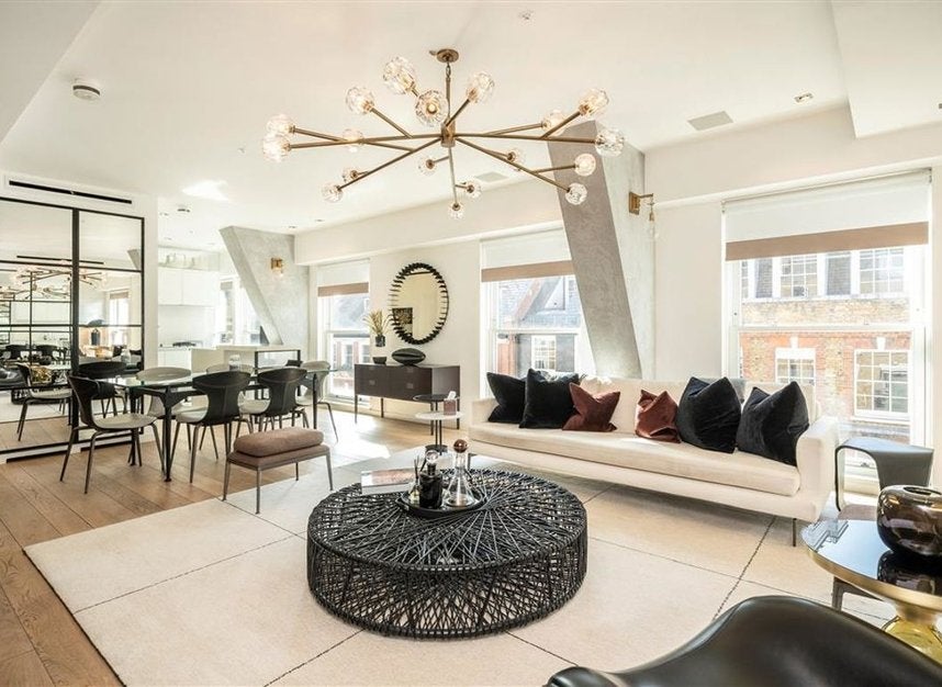 House Essex Street in City of Westminster