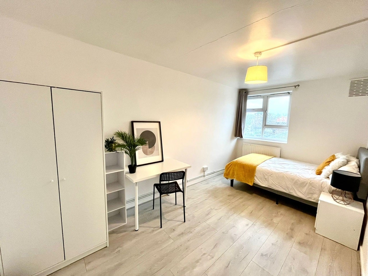 Flat Morland Estate in Greater London