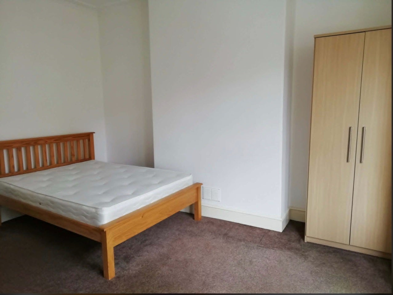 Flat Trewhitt Road in Newcastle upon Tyne