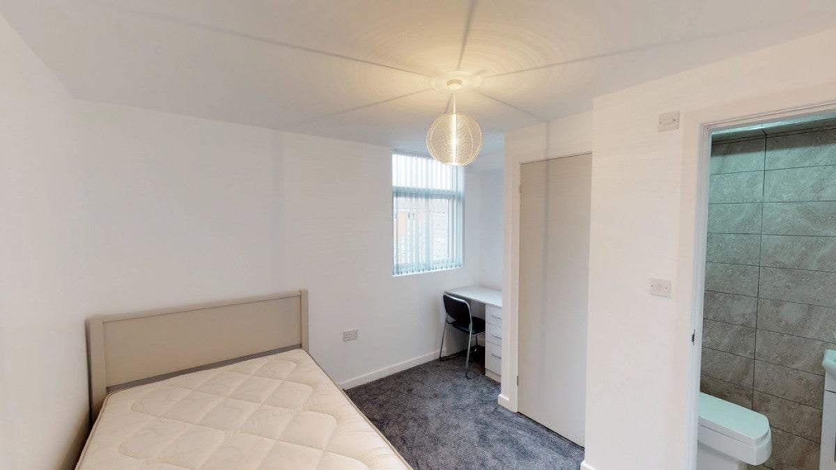 Room Welland Road in Coventry