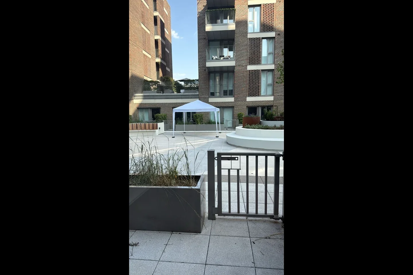Room Powerhouse Lane in Greater London