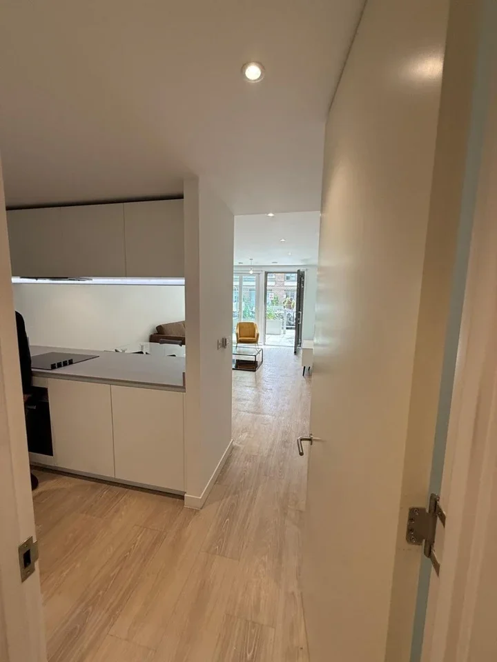 Room Powerhouse Lane in Greater London