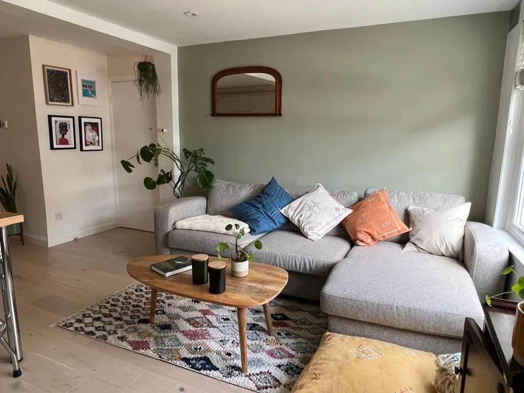 Flat Glyn Road in Greater London
