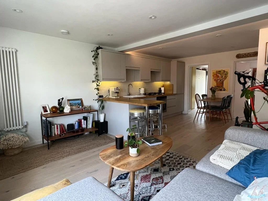 Flat Glyn Road in Greater London