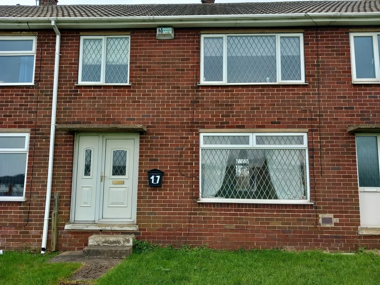 House Jowitt Close in Maltby