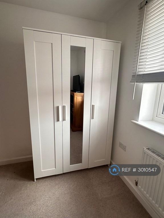 Room Batsman Avenue in Rainham
