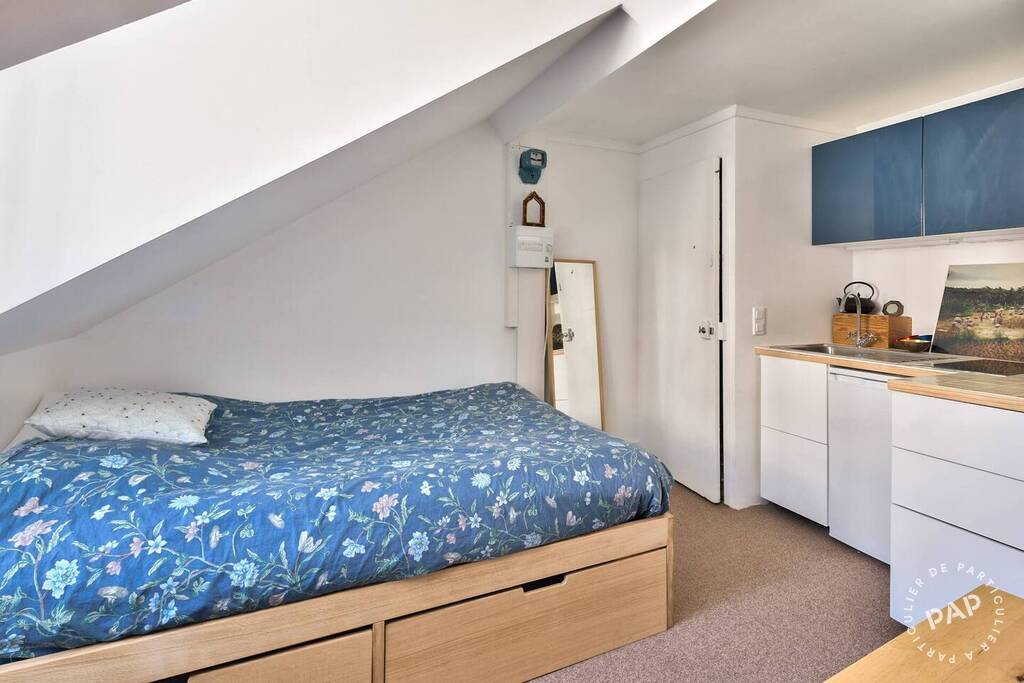 Room Rue Antoinette Fouque in Paris