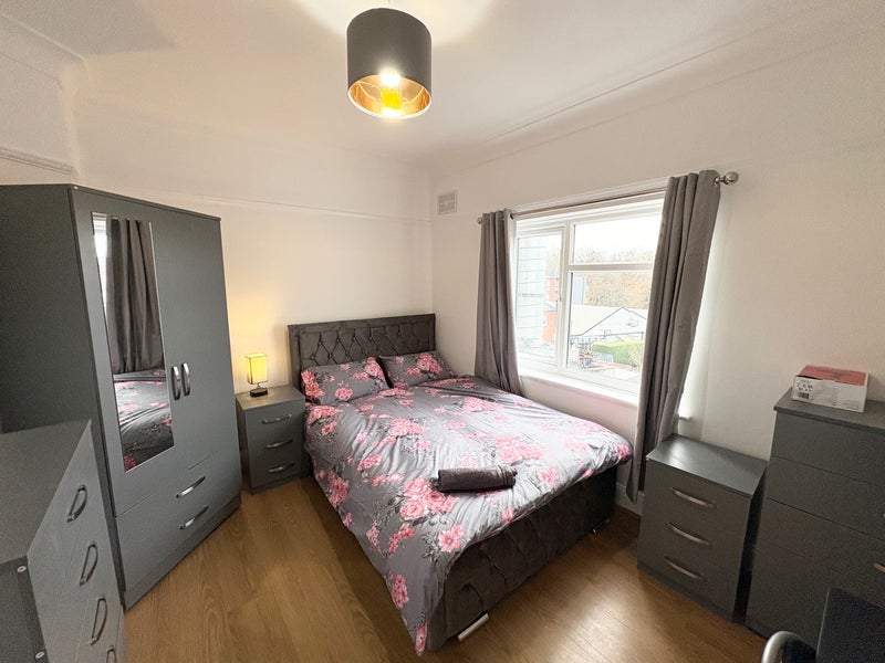 Room High Street in Greater London