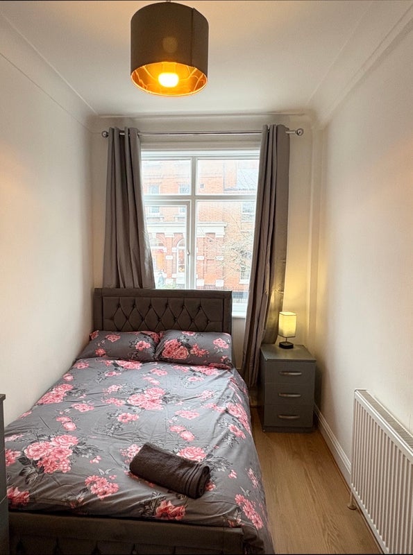 Room High Street in Greater London