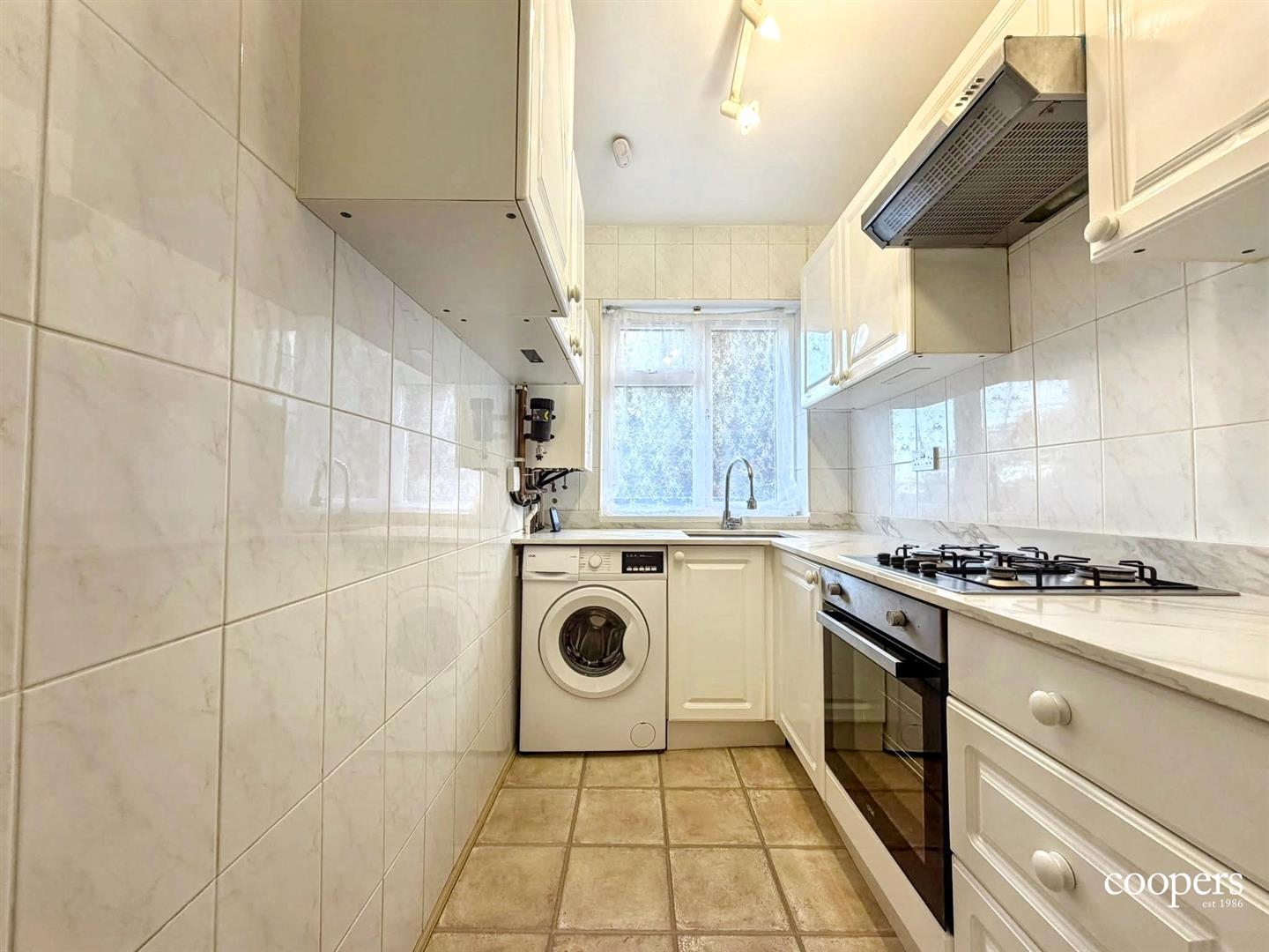 Flat Belmont Road in Greater London