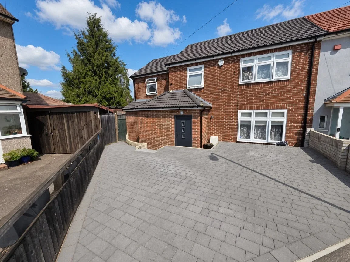 House Halesworth Road in Greater London