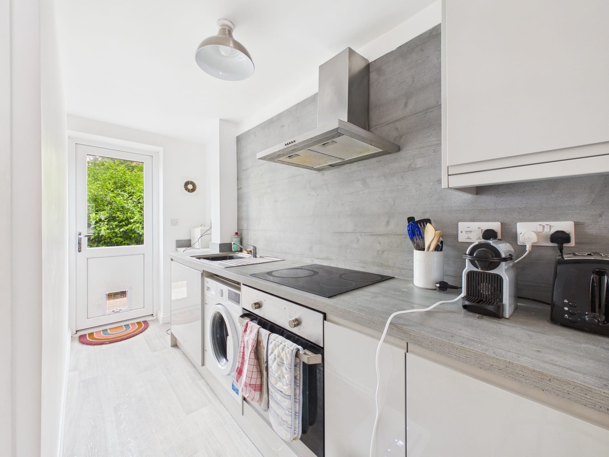 Flat Greenhill Court in Gloucester