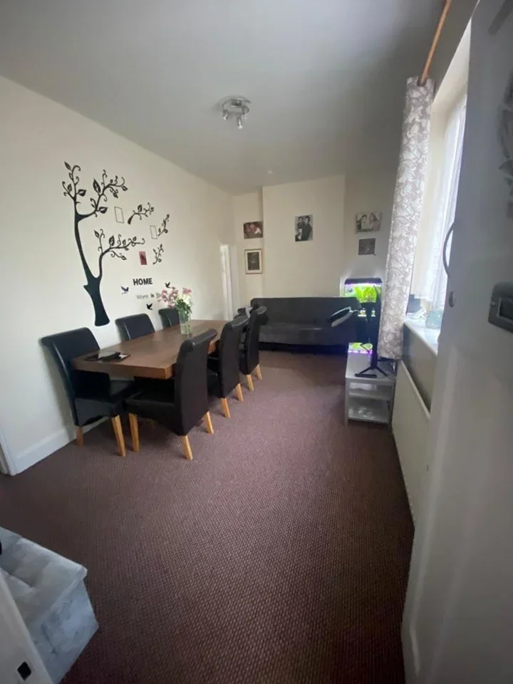 Flat Albert Road in Greater London
