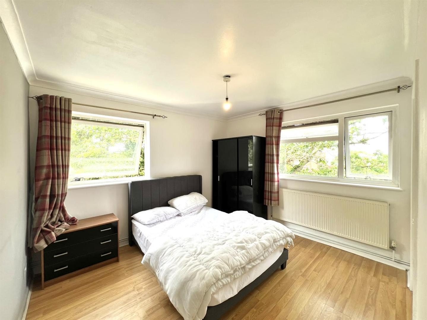 Flat The Ridgeway in Greater London