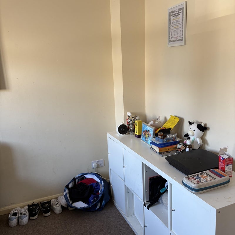 Room Well Street in Greater London