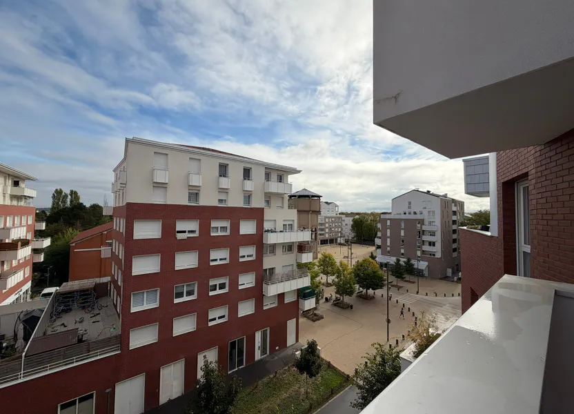 Flat Rue Marceline Desbordes-Valmore in Neuilly-sur-Marne